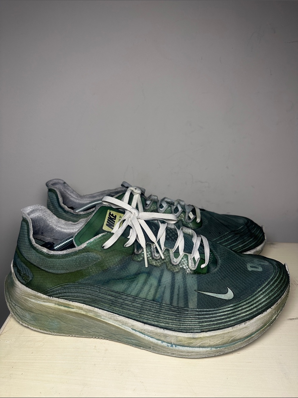 Nike zoom fly sp racing Men’s Dark Green and White Running Sneakers